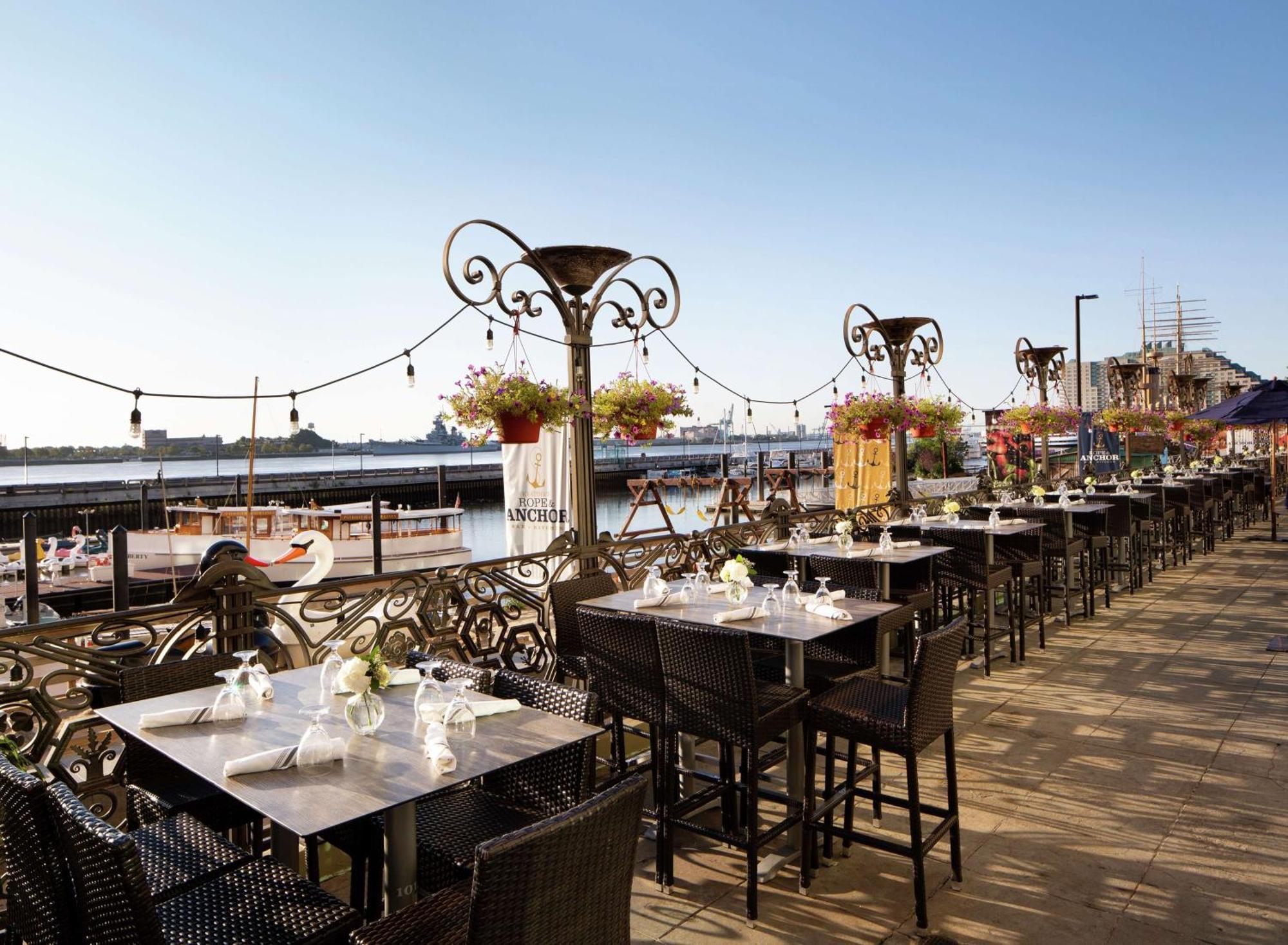 Hilton Philadelphia At Penn'S Landing Hotel Buitenkant foto